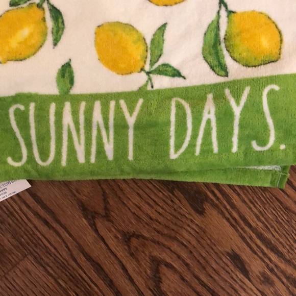 🍋Rae Dunn SUNNY DAYS Beach Towel🍋 - Picture 4 of 6